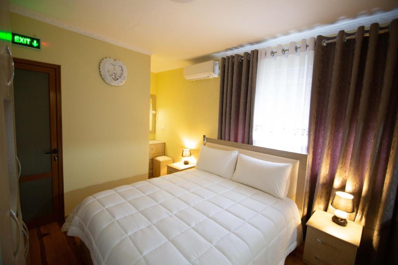 Vila Lika Hotel Korce Ngoại thất bức ảnh