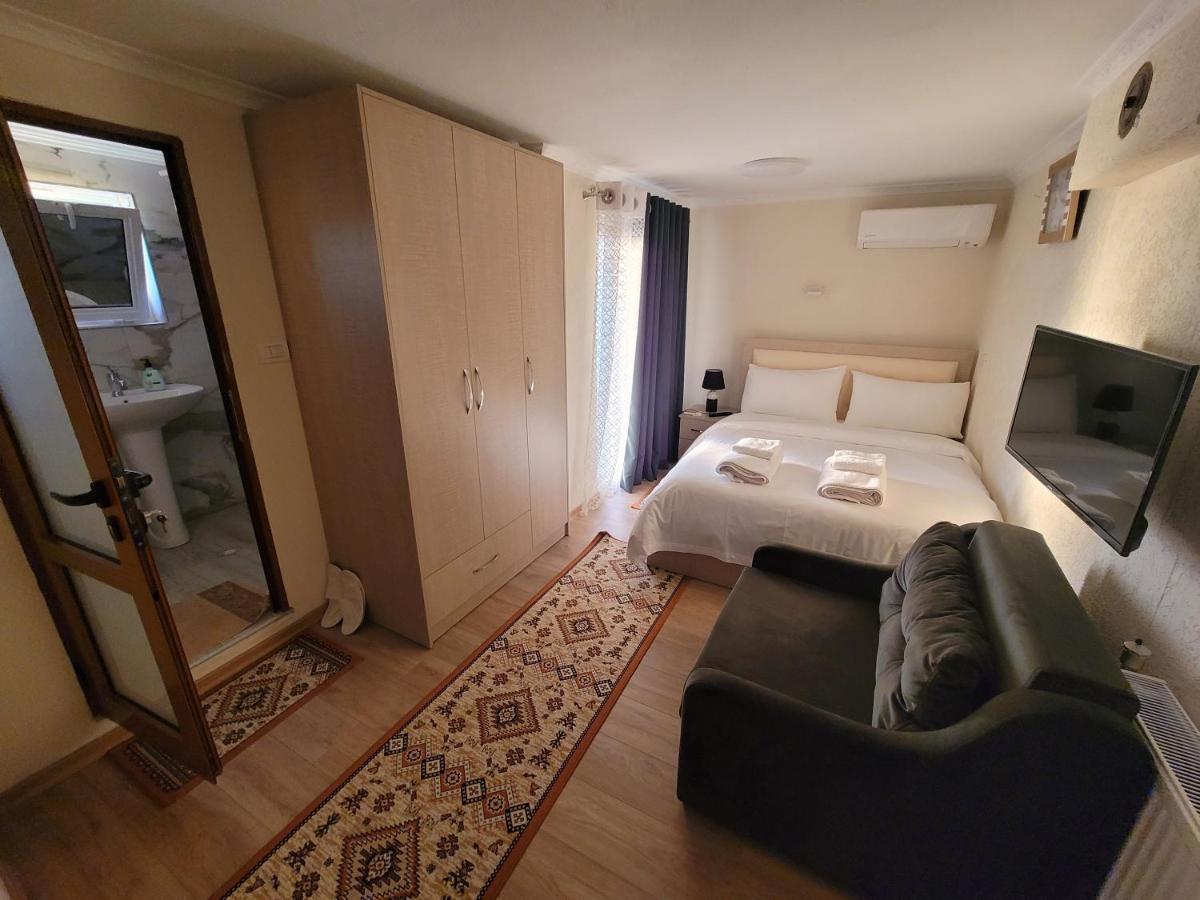 Vila Lika Hotel Korce Ngoại thất bức ảnh